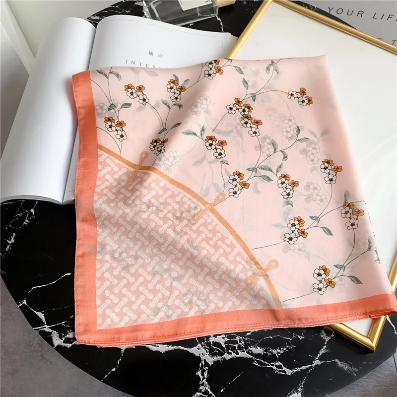 

2021 New Spring Floral Fashion Silk Scarf Women Square Bandana Lady Small Neck Scarves Handkerchief Hijabs Female Foulard 70cm