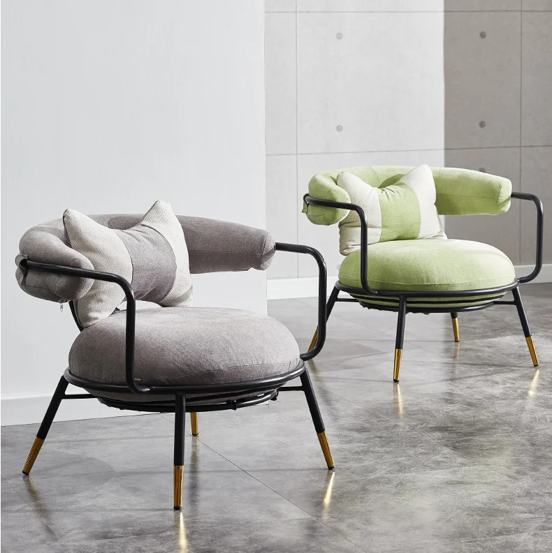 

Простой и современный роскошный одноместный тканевый Железный диван для балкона с подлокотником свободная мебель