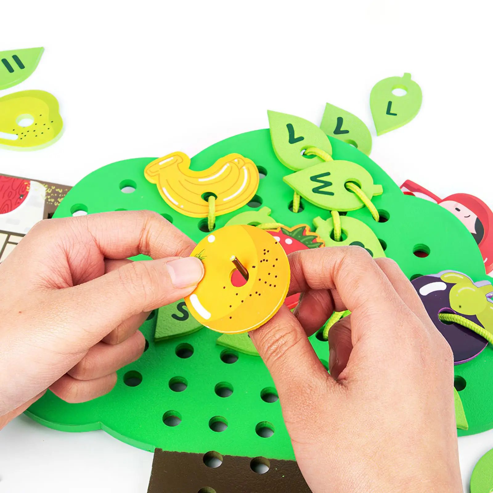 

44Pcs Wooden Sewing Game Cute Children Tree Stringing Toy Set Bead Lacing Game Kids Early Education String Board Thread