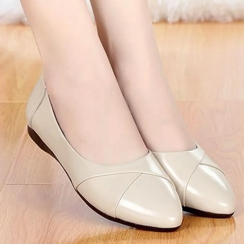 Туфли женские кожаные оксфорды заостренный носок плоская подошва лоферы модная