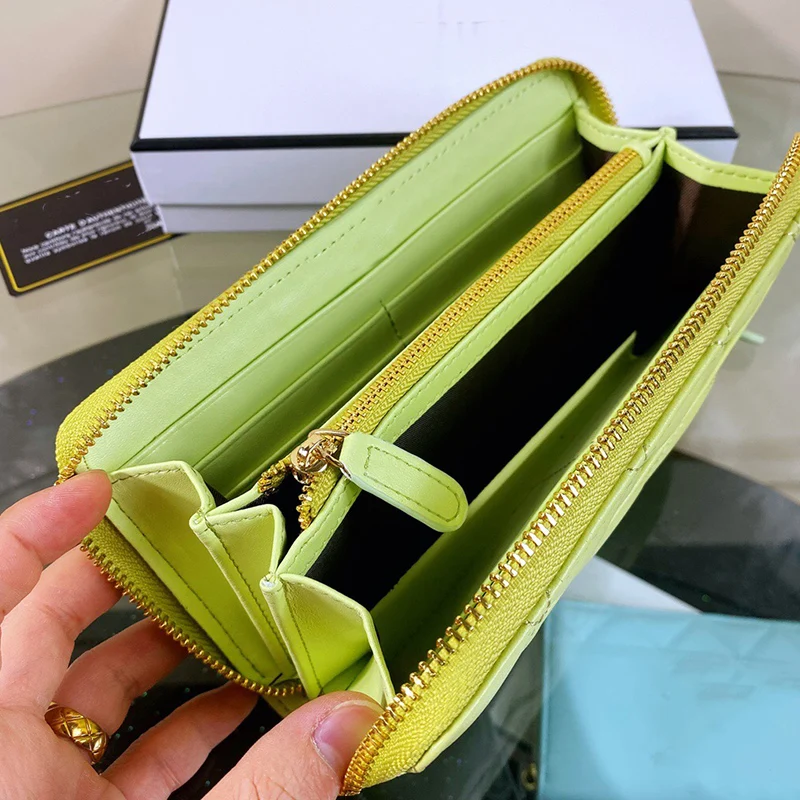 

Wallets & Holders