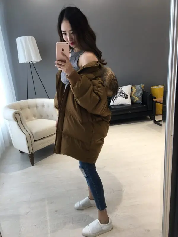 Женский пуховик на утином пуху куртка большого размера с натуральным мехом енота