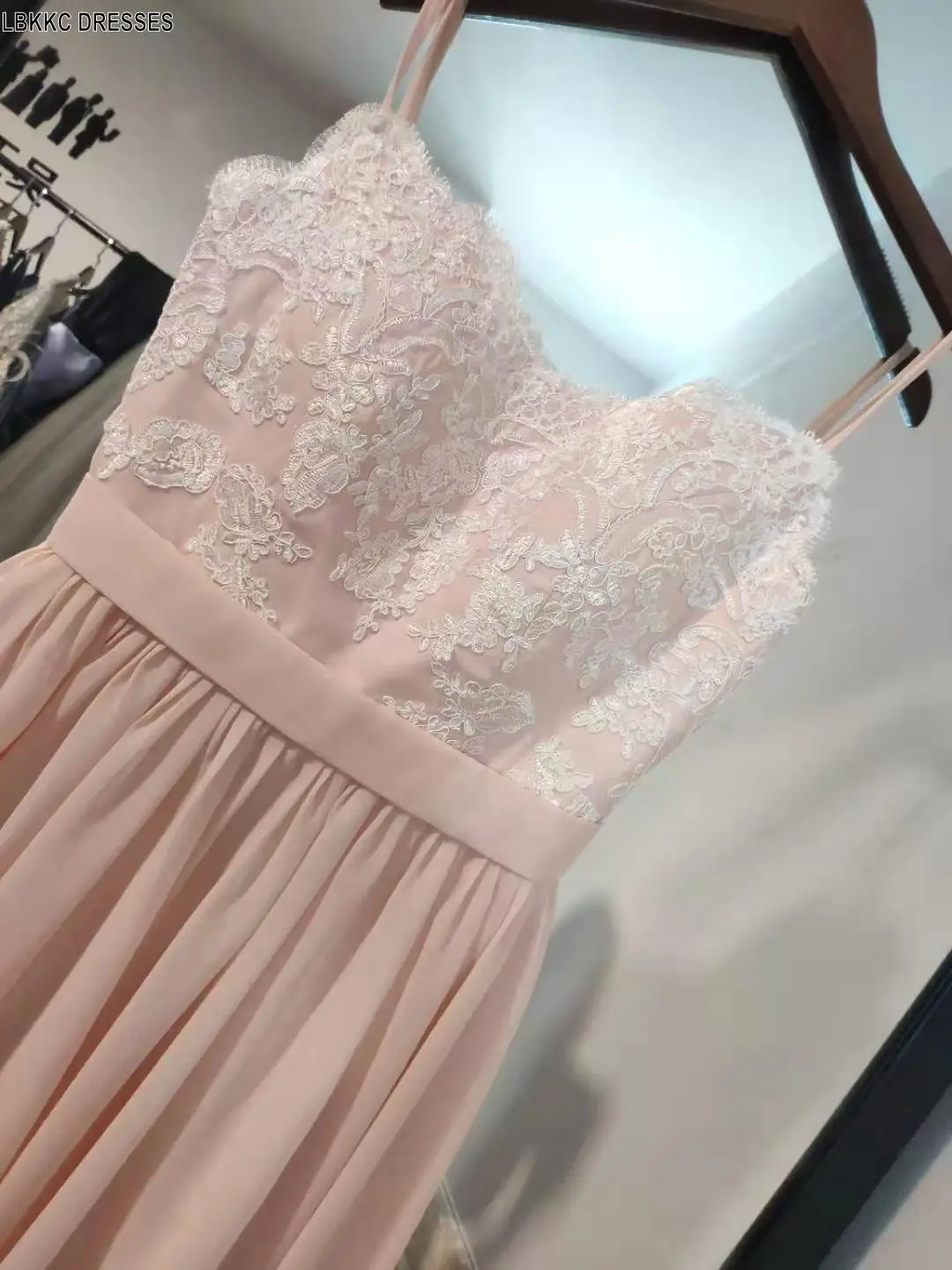 Розовое длинное платье подружки невесты шифоновое трапециевидной формы с