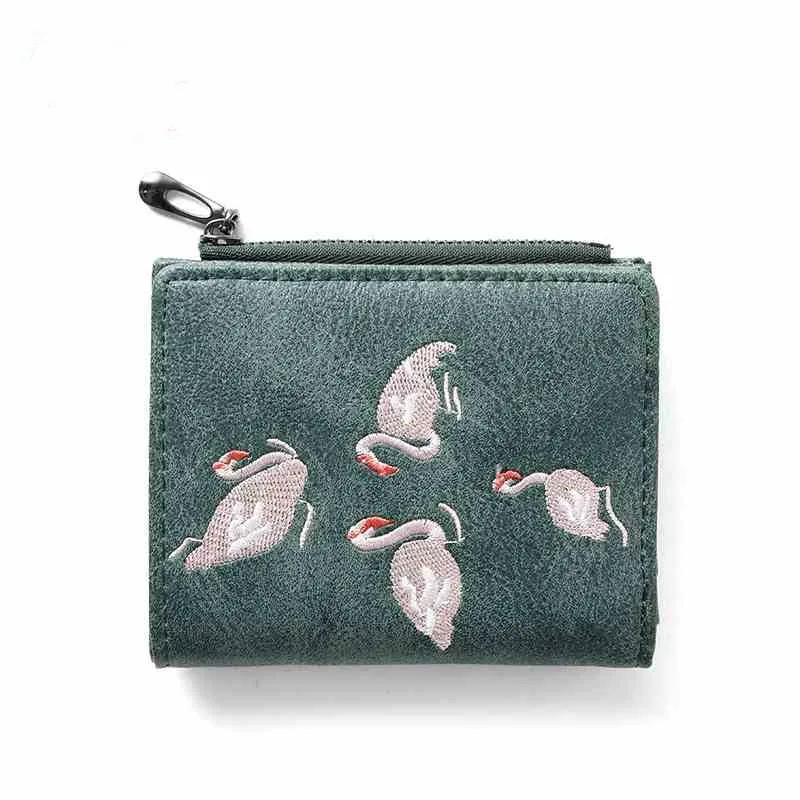 

INS Retro Embroidery Ladies Wallet Female Short Two Folding Student Multifunctional Purse Clamp