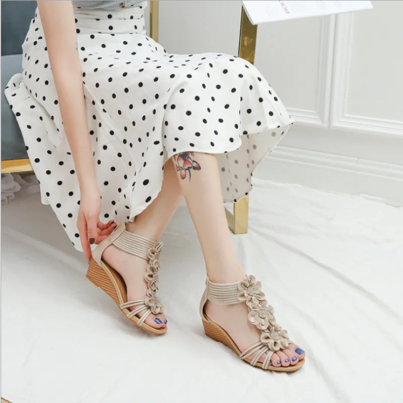 

2021 New Simeian Ethnic Style Sandals Women's Slope with Thick Bottom Collocation Skirt Summer New Flowers Roman Shoes XM078