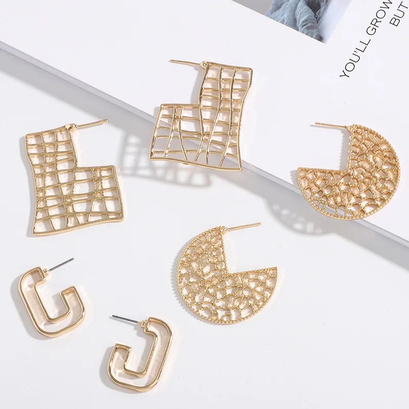 

1Pair European Alloy Personality Hollow Geometric Earrings for Women Gold Color Round Stud Earing Fashion Jewelry Gift E342