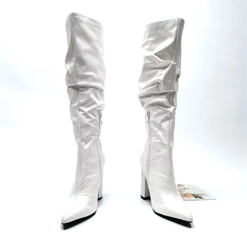 

Кожаные ботинки с круглым носком