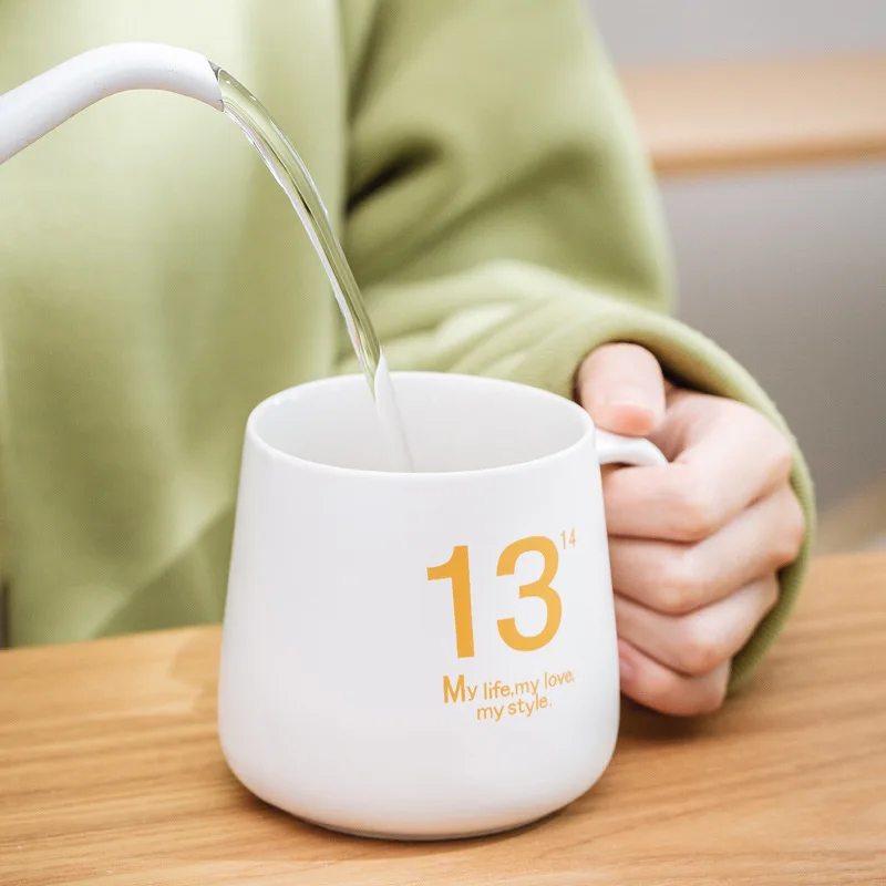 Керамическая чашка H2O для воды кофейная креативная кружка влюбленных с крышкой