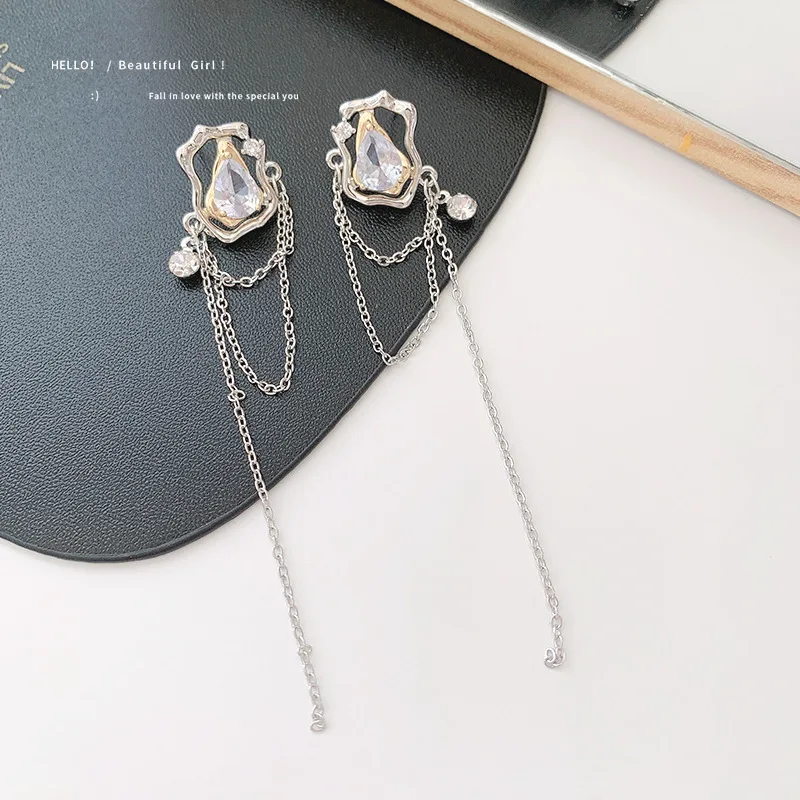 

XIBOSS Latest Hot Futuristic Asymmetrical Shape Diamond-Studded Web Woven Spider-Shaped Earrings New Cold Style Earrings Women