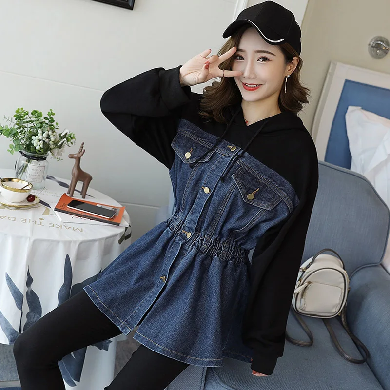 Женская джинсовая Толстовка составного кроя с капюшоном и поясом на