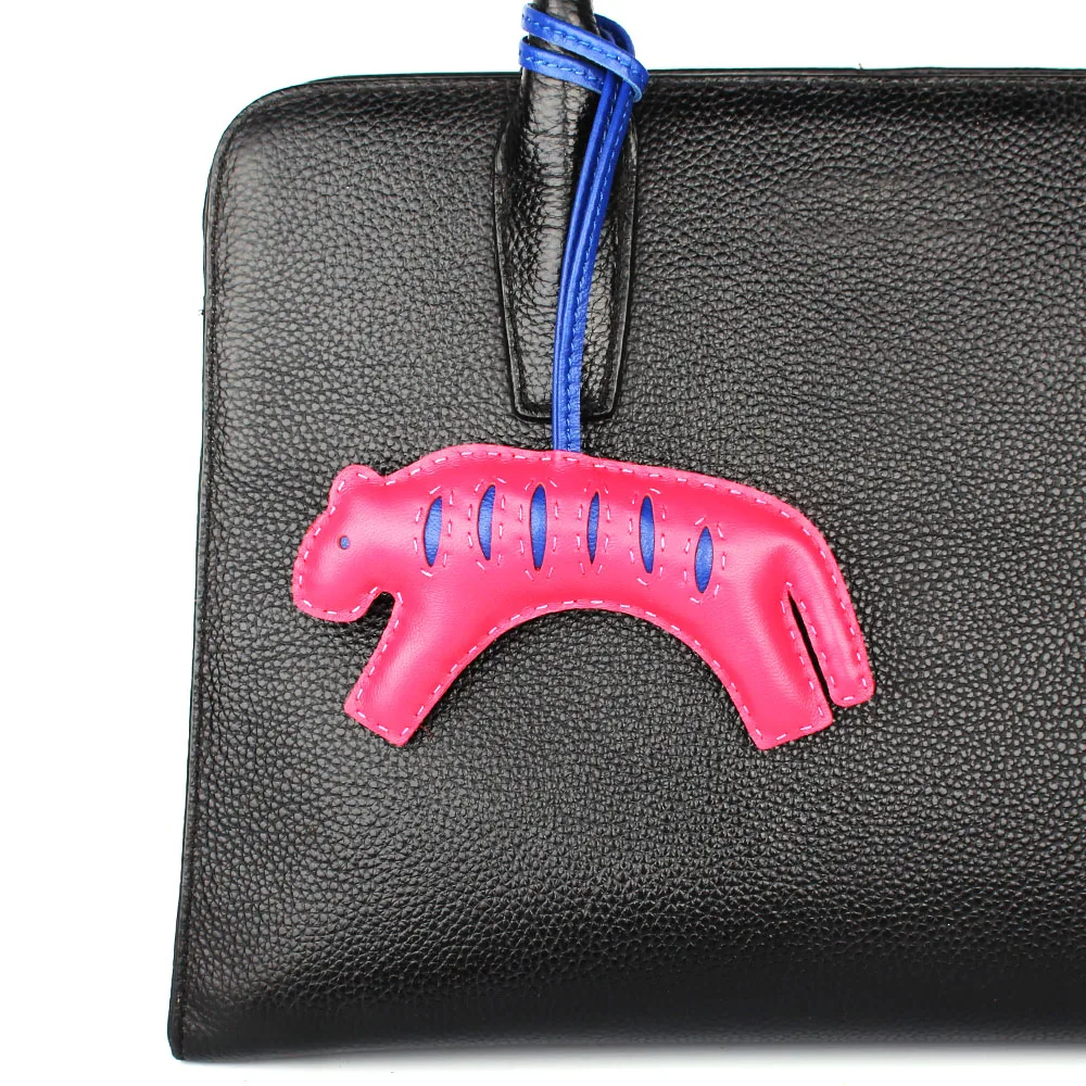 

Cute Handmade Genuine Real Leather Tiger Leopard Car Keychain Animal Key Chain Women Ladies Bag Pendant Accessories