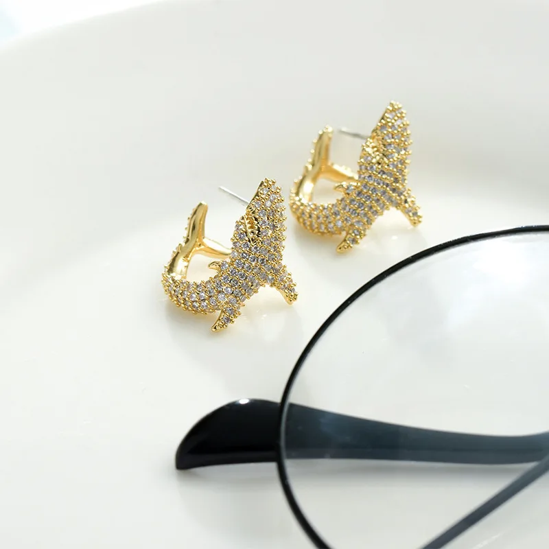 Модные дизайнерские украшения маленькие серьги гвоздики в виде акулы с микро