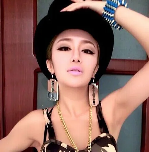 

J25 Nightclub Stage Europe and America Retro Exaggerated Mirror Acrylic Large Silver Blade Earrings Earrings Earrings