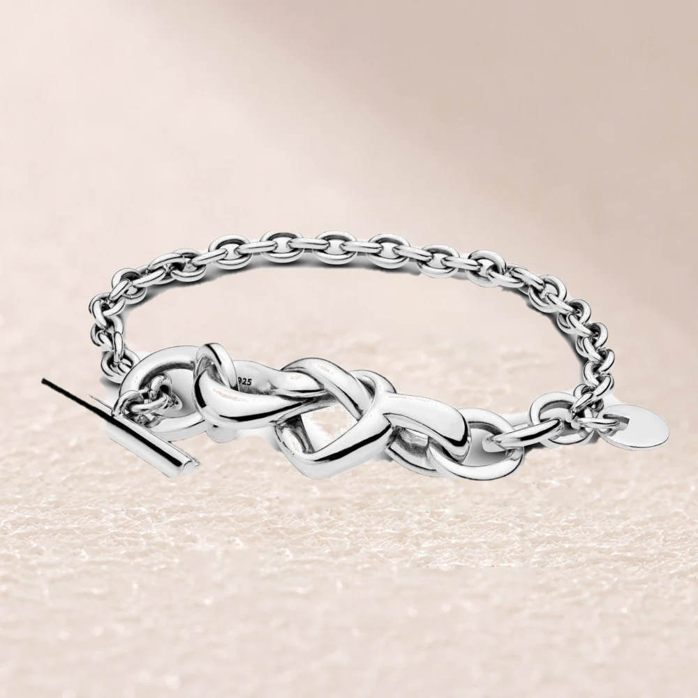 

598100 Knotted Heart Bracelet