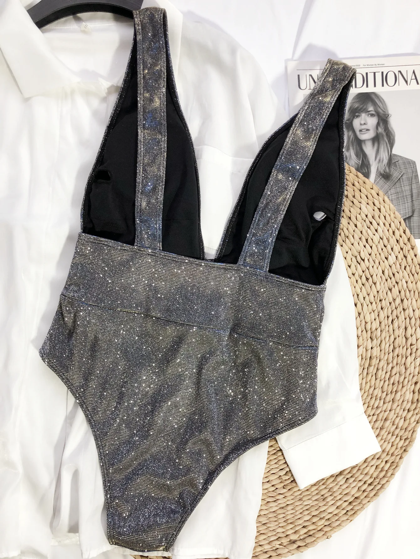 

Sexy Glitter Sparkling Deep V Neck One Piece Swimsuit High Cut Padded Women Swimwear Bather Bathing Suits Beachwear Bodysuit