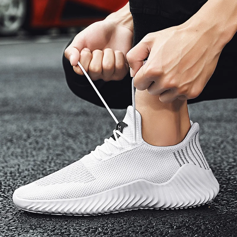 Hot Sale New Men Running Shoes Size 47 Outdoor Mesh Breathable White Men Sneakers Lightweight Black Walking Men Vulcanize Shoes