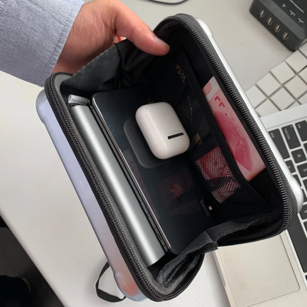 Pаспродажа 7 дюймов костюм чехол для хранения Чехол Органайзер для телефона Мощность банк наушники USB кабель Косметика для макияжа инструменты, одноцв...