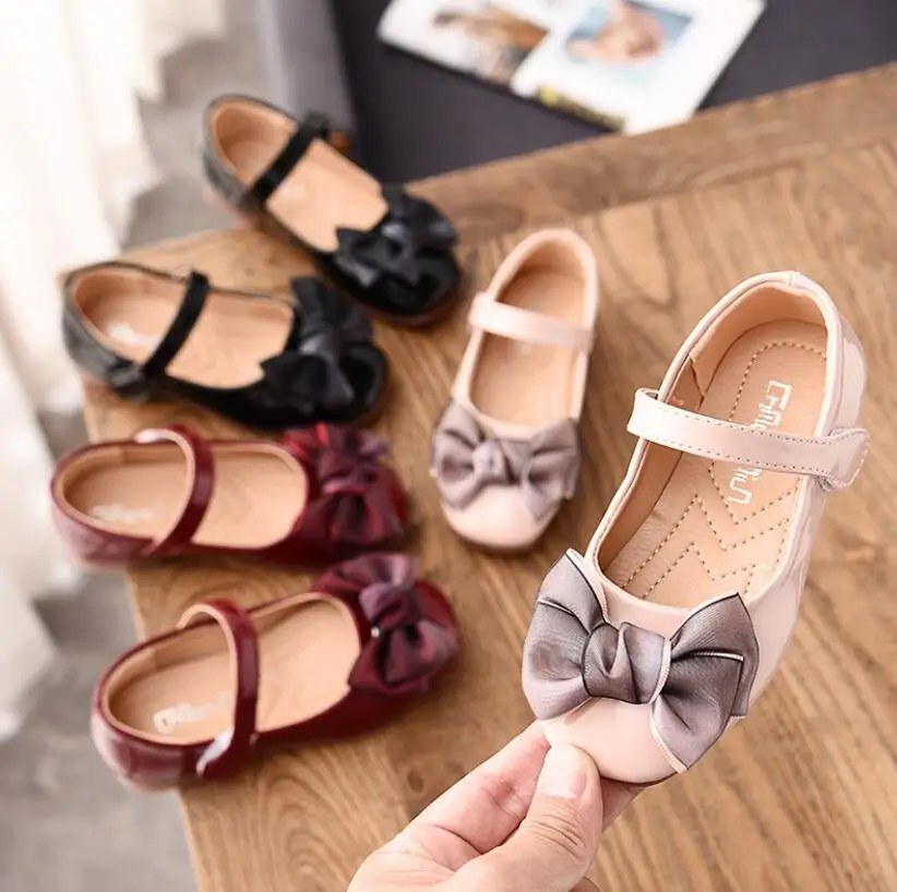 Детская обувь принцессы красные розовые черные сандалии Детские кожаные