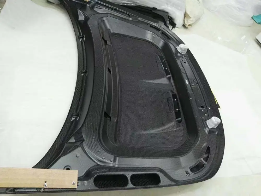 Крышка вентиляционного отверстия переднего бампера двигателя из углеродного