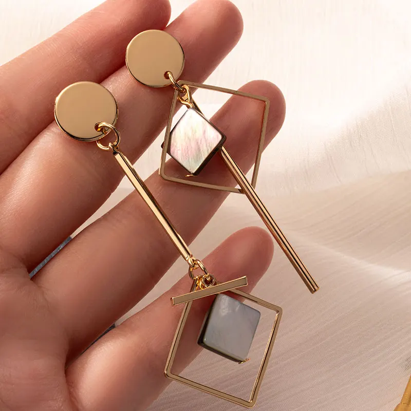 New Korean Asymmetric Dangle Drop Earrings for Women Female Geometric Metal Acrylic Gold Earrings 2020 Trendy Fashion Jewelry