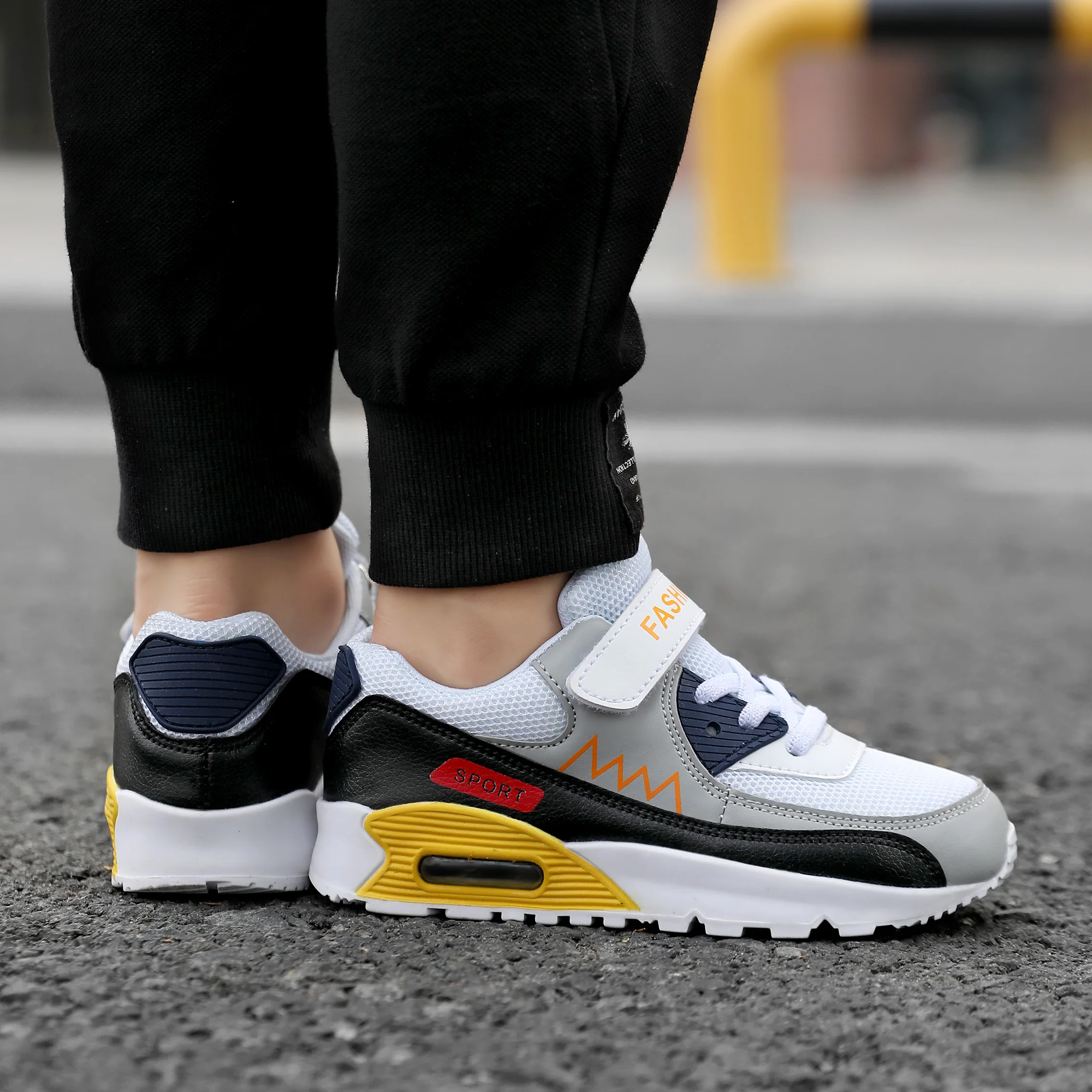 Кроссовки Детские всесезонные сетчатые на липучке для бега европейские размеры