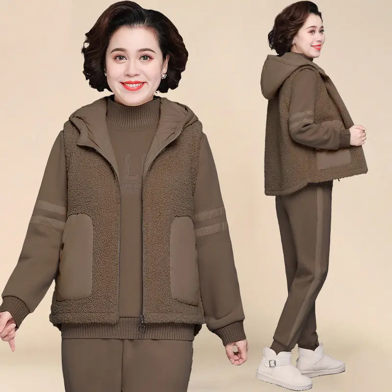 

2021 New Middle-aged Plus Velvet Thickening Suit Women's New Autumn Winter Fashion Sports Leisure Three-piece Suit 4XL Y491