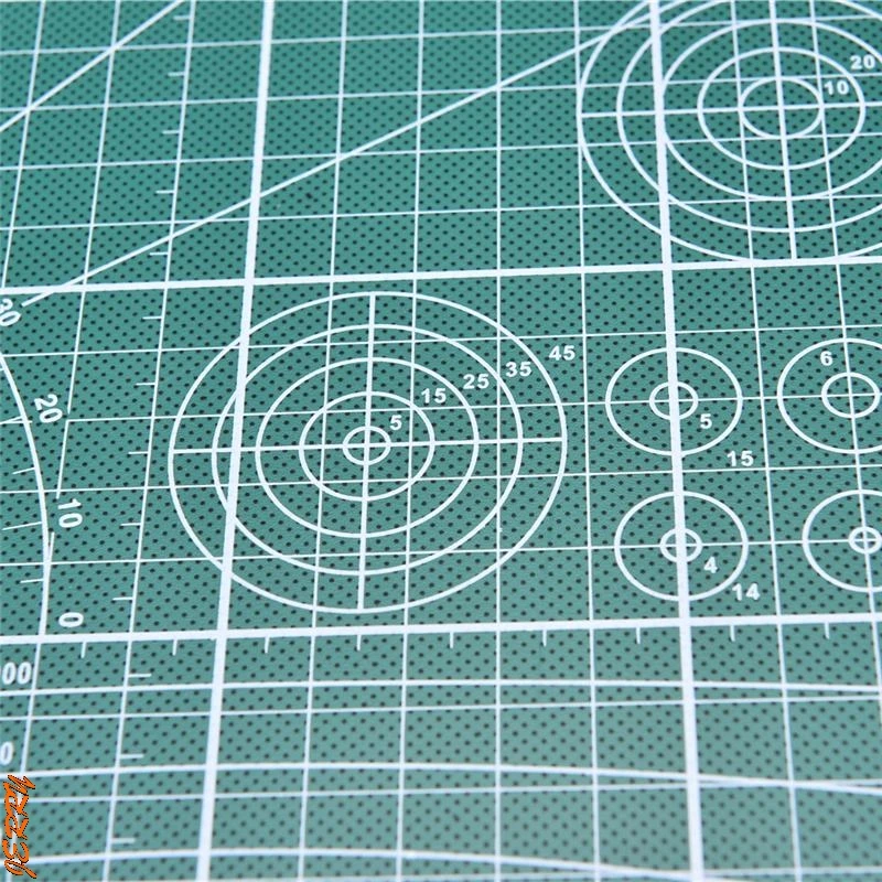 

2021 Hot Sale Double-sided Cutting Mat A4 Durable Patchwork Tool Hand-cutting Board Dark School Supplies 22x30cm