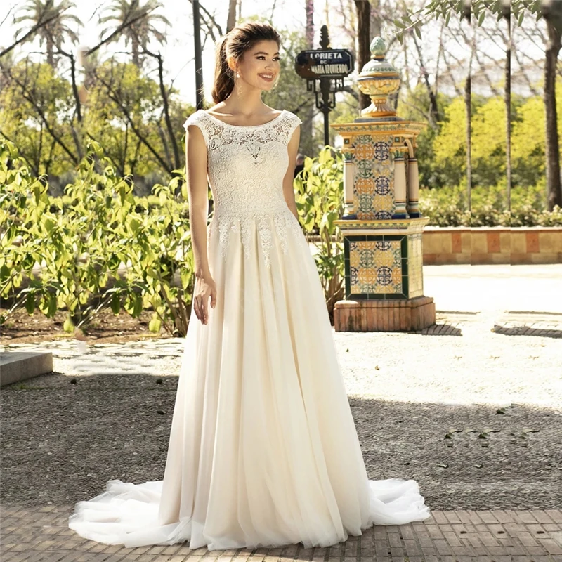 

2021 Bohemian Wedding Dresses Elegant Scoop Neck Cap Sleeve Delicate Lace Applique Bridal Gowns Vestido De Noiva Bride Dress