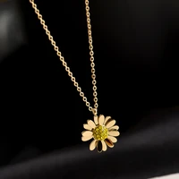 2020 wholesale trendy daisy flower pendant choker stainless steel necklace for women gold metal texture rhinestone necklace