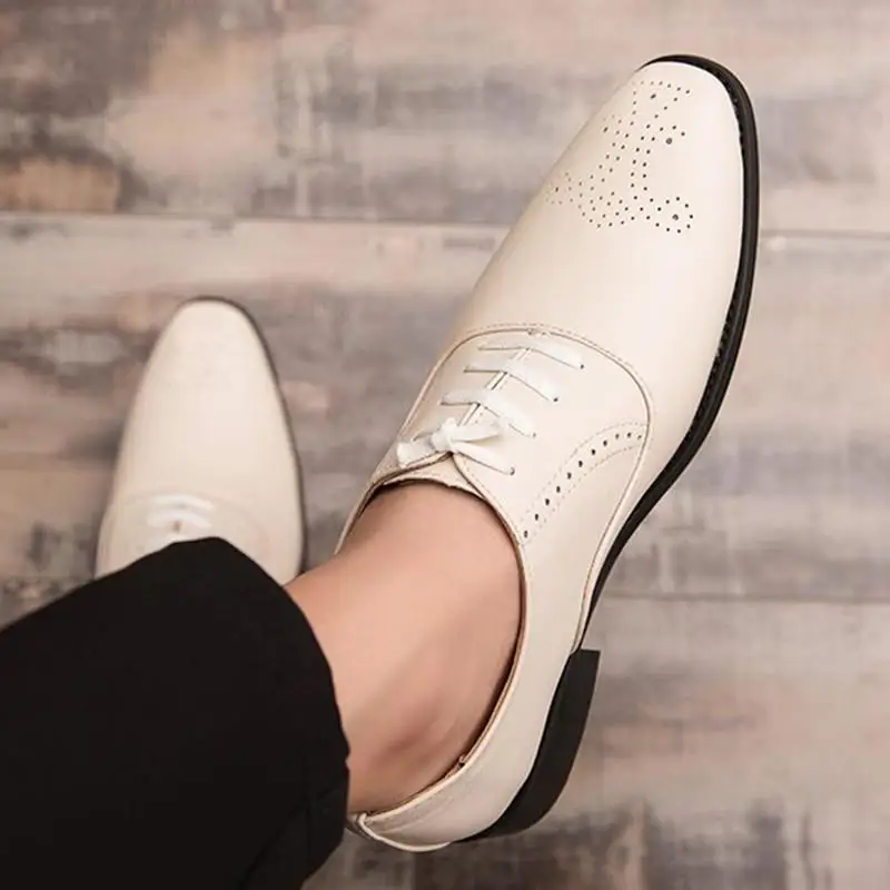 

Men's Dress Shoes Autumn Lace Up Male Casual Shoes Big Size Fashion Brogue Shoes Vintage Solid Color Pointed Toe Male Footwear