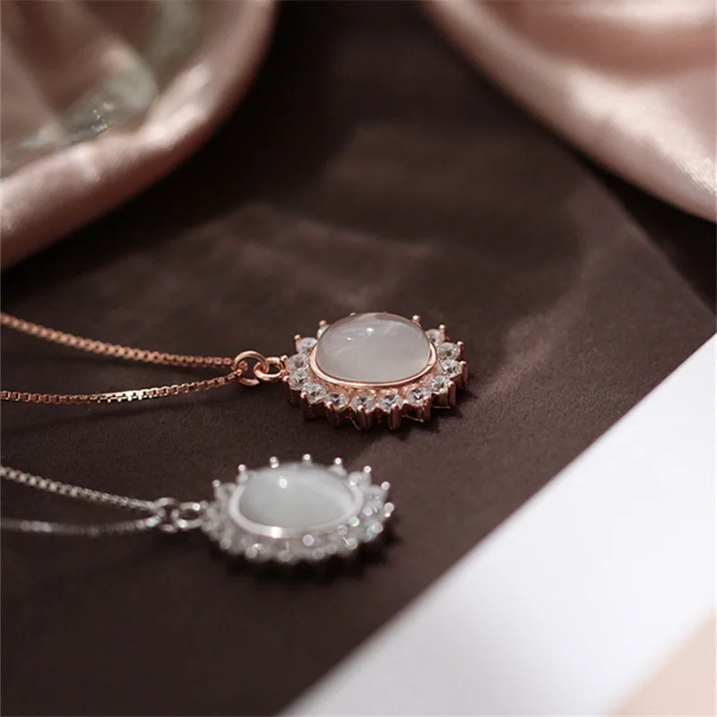 

S925 Sterling Silver Simple Opal Sunflower Pendant Necklace Women Senior Short Clavicle Chain Wedding Jewelry Accessories