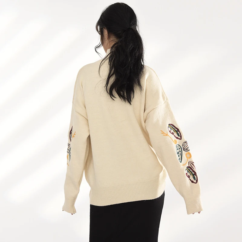 

Big Embroidery Beige Size Knitting Sweater Turtleneck Long Sleeve Women Pullovers New Fashion Autumn Winter 2021 1DC40300