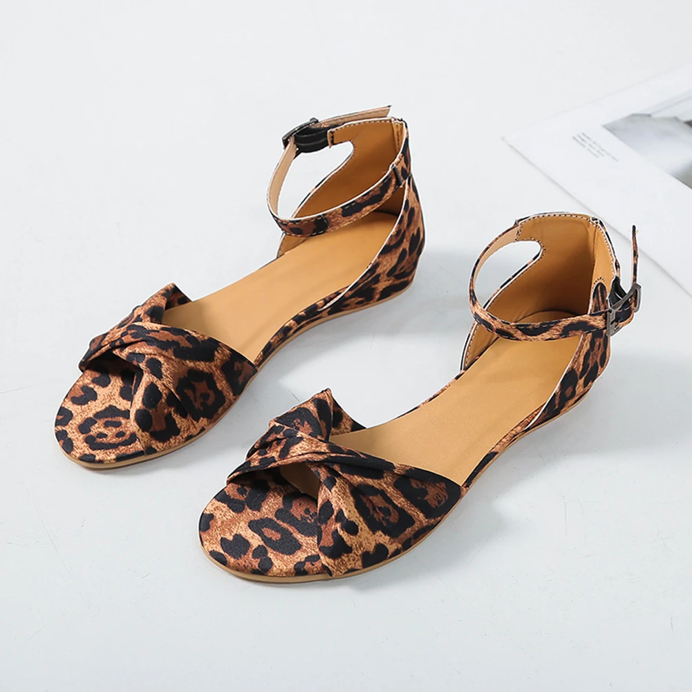 Женские сандалии с открытым носком в римском стиле летние пляжные на плоской