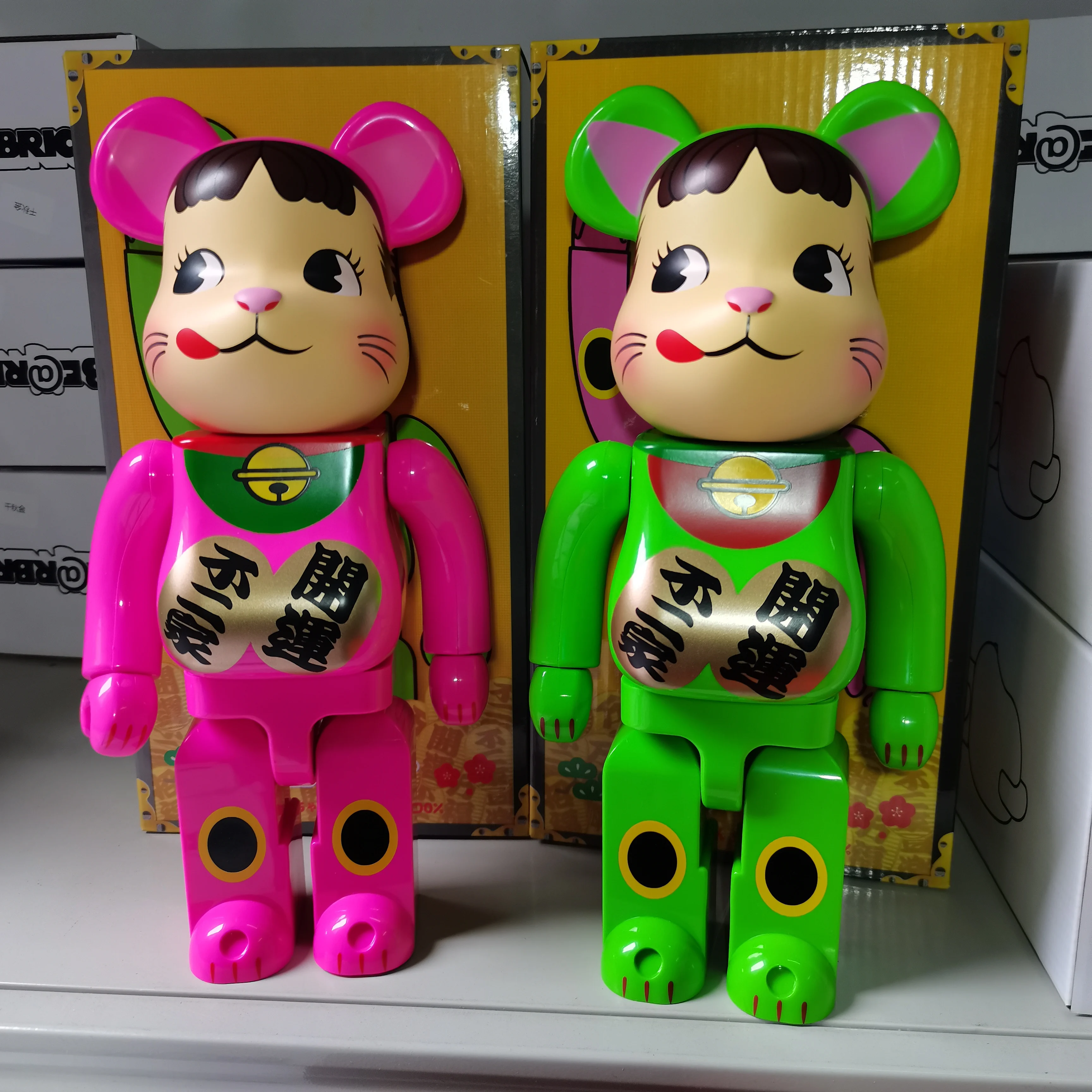 

Sudo 28cm 400% Bearbrick Pekobear doll Bear@ Action Figures Block Bear Home / shoe shop decoration Correct version