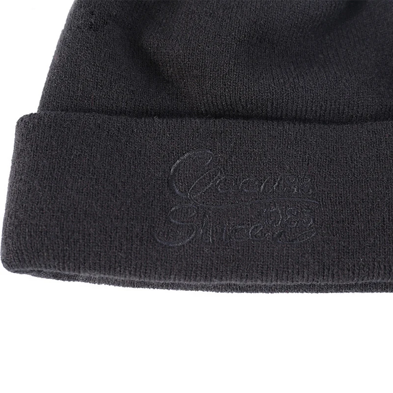 Зимняя шапка bean шерстяная с вышивкой теплая бархатная унисекс вязаная резьбой