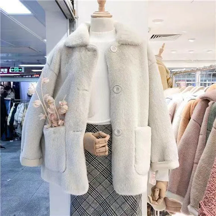 2022 autumn Fur One-piece Coat Women's Mink Fur Temperament Plush Coat warm winter Short Jacket Loose