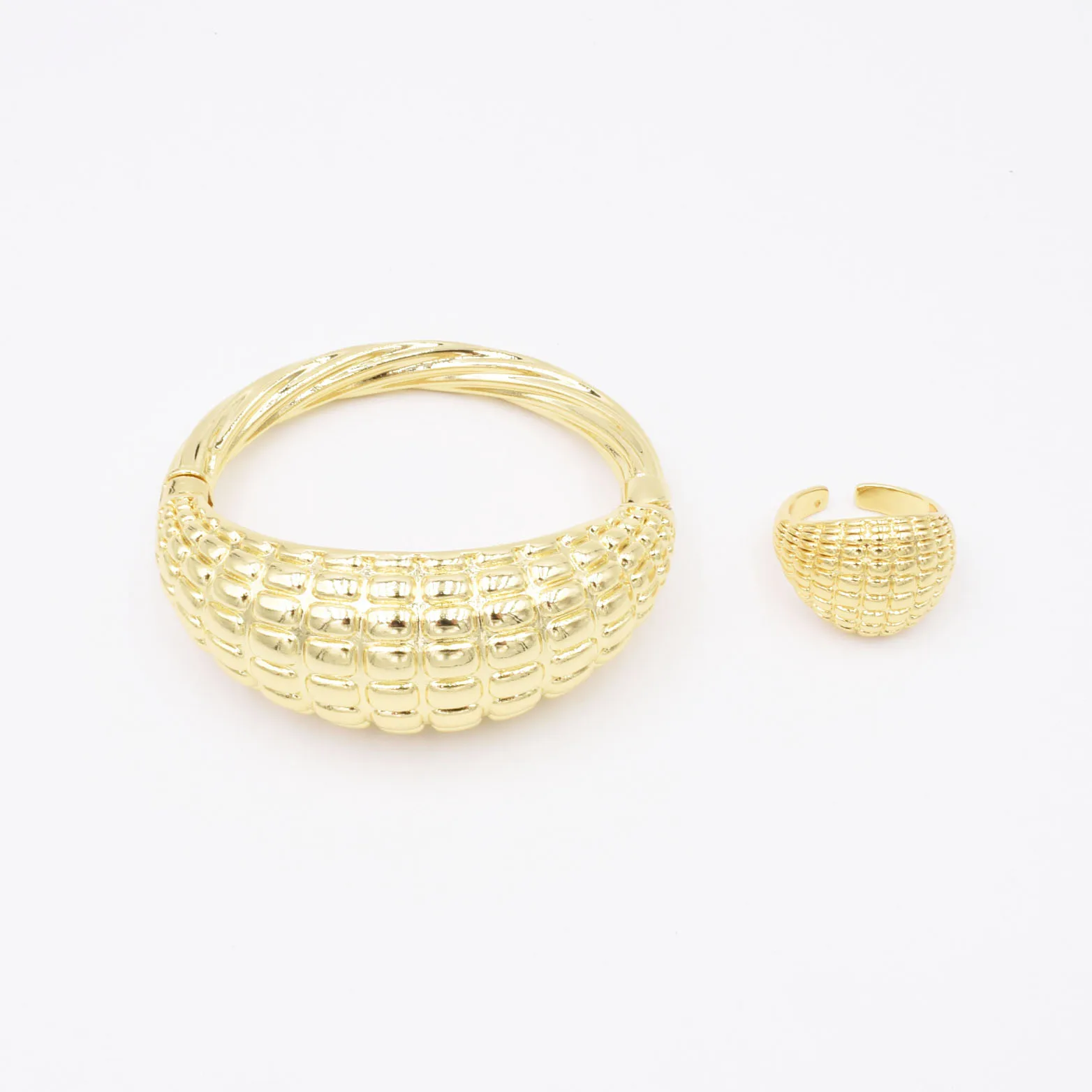 

NEW High Quality Ltaly 750 Gold color Jewelry Set For Women african beads fashion BIG Bracelet Ring jewelry NEW High Quality Lta