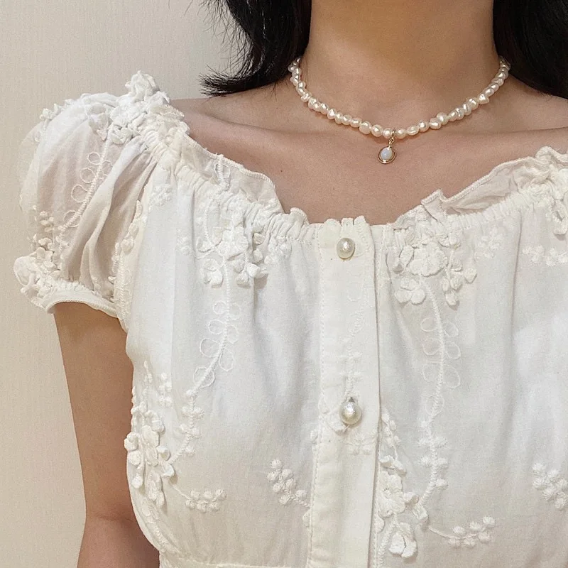 

Irregular Freshwater Pearl Natural Moonstone Shaped Baroque Necklace Female Retro Court Temperament Clavicle Chain