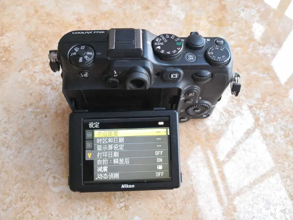 Цифровая камера Nikon COOLPIX P7100 10 1 МП с оптическим зумом 7 1x объективом NIKKOR ED 3-дюймовым