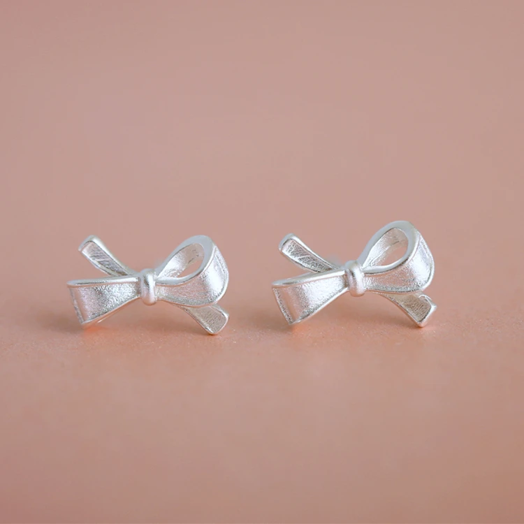 Женские серьги-гвоздики из серебра 925 пробы с бантиком | Украшения и аксессуары