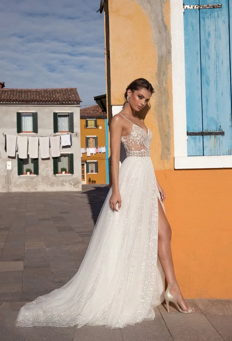 

Gali Karten Beach Wedding Dresses 2021 Side Split Spaghetti Illusion Tulle Boho Gowns Sweep Train Pearls Backless