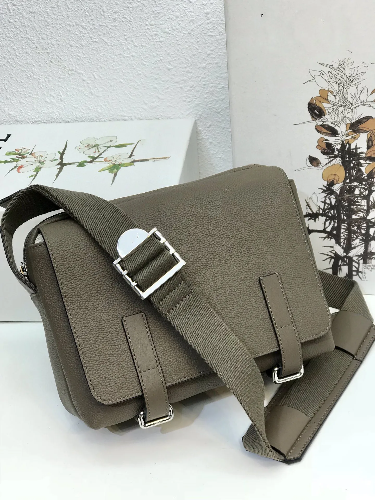 

2021 Latest Top 100% Leather Design Men And Women Can Use One Shoulder Bag Style New, Young People Series, European Hot Sale