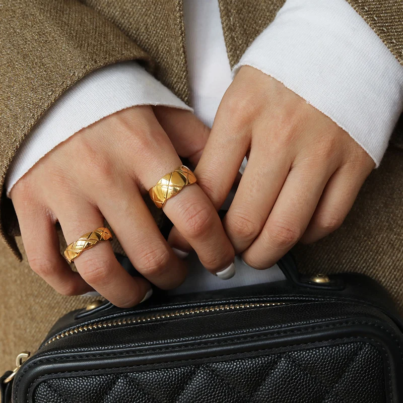 

Кольцо из титановой стали с бриллиантами, не выцветающее