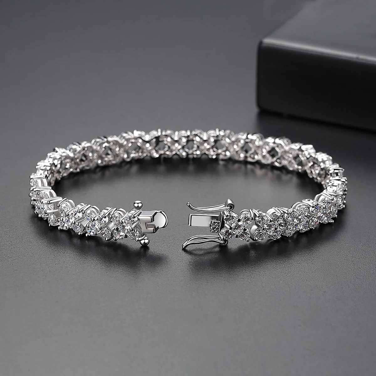 Luoteemi 2014 Модные женские браслет из белого золота 4 цвета Leaf Clover CZ камень прядь для