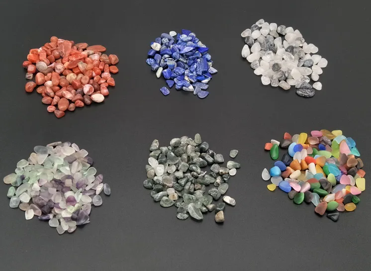 Красочный лечебный камень гравий кварц минеральный образец разбитые чипсы