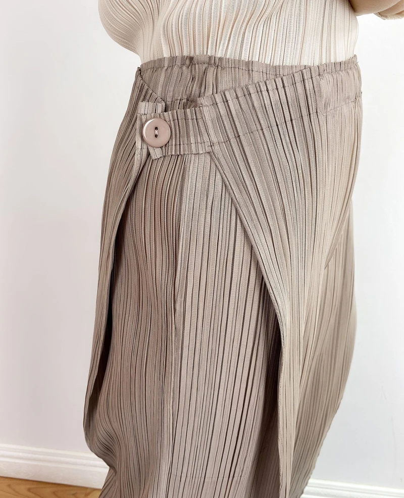 Женские Плиссированные укороченные брюки Changpleat однотонные свободные большого