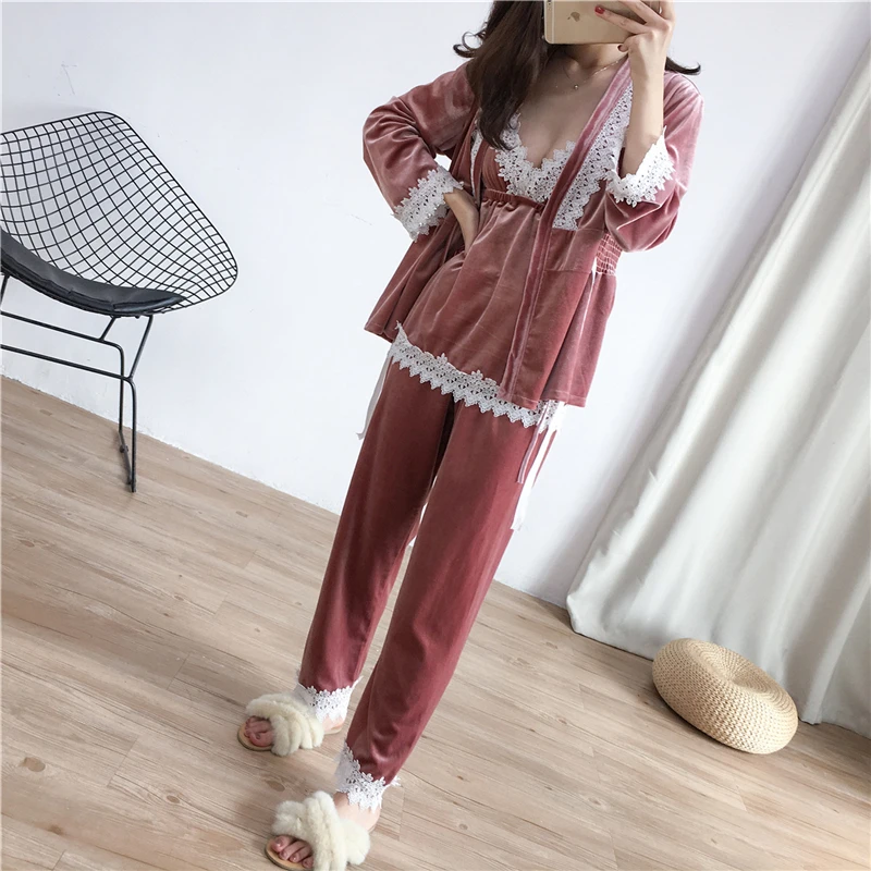 

Lace pajamas women's long-sleeved gold velvet three-piece sexy loose pajamas can be worn outside suits home bathrobe халатик