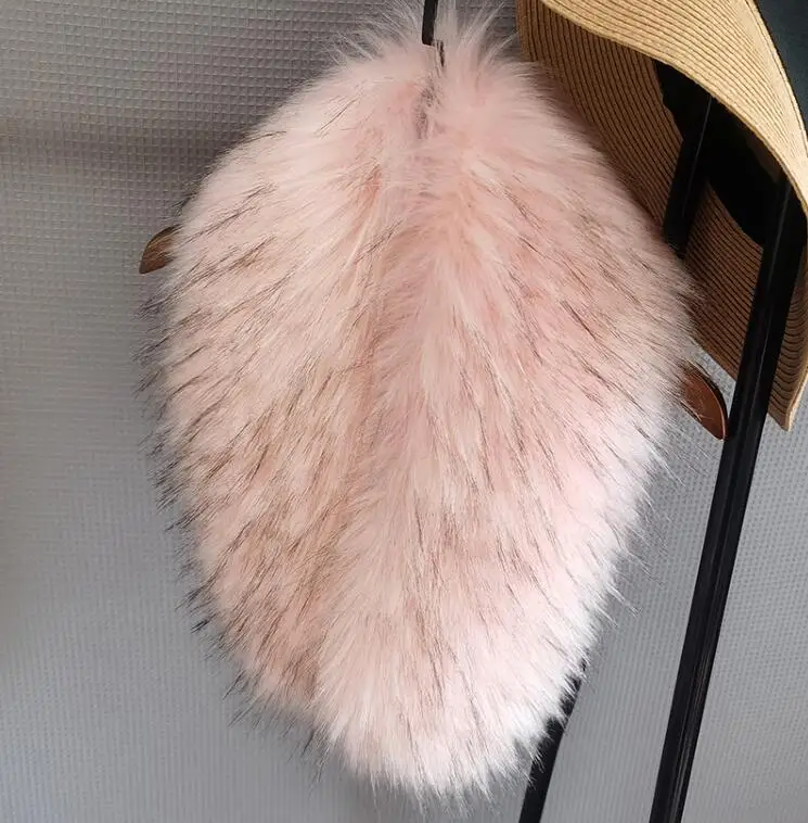 Шарф-накидка женский из искусственного меха енота на осень и зиму |