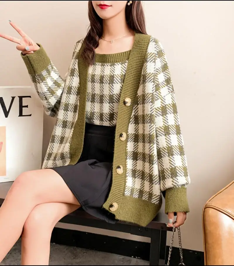 

New Women Cardigan Set Autumn Fashion Two Piece Knitted Set Retro Plaid Tank Top Plaid Patchwork V Neck Sweater Cardigan Ladies