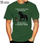 Новая мужская футболка, женщина не может выжить в одиночестве с вином, ей также нужна фризская лошадь, Женская Мужская футболка